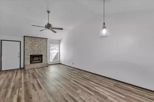 8713 Pineridge Dr, Austin, TX 78729 - Photo 15