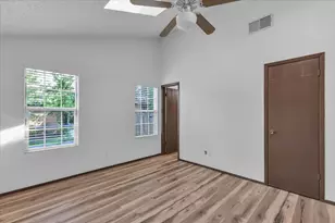 8713 Pineridge Dr, Austin, TX 78729 - Photo 9
