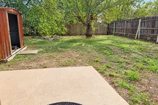 8713 Pineridge Dr, Austin, TX 78729 - Photo 31