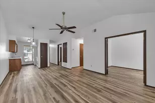 8713 Pineridge Dr, Austin, TX 78729 - Photo 13