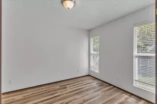 8713 Pineridge Dr, Austin, TX 78729 - Photo 17
