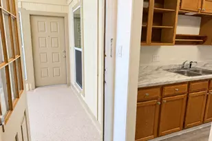 8713 Pineridge Dr, Austin, TX 78729 - Photo 21