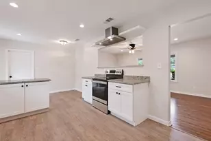 7611 Oak Hedge Pl, Austin, TX 78745 - Photo 11