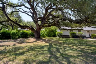 7611 Oak Hedge Pl, Austin, TX 78745 - Photo 3