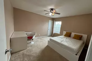 910 Duncan Ln, Austin, TX 78705 - Photo 5