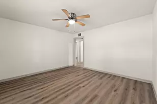 2109 W Avenue B, Temple, TX 76504 - Photo 13