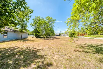 1003 Fifth Street, Lockhart, TX 78644 - Photo 3