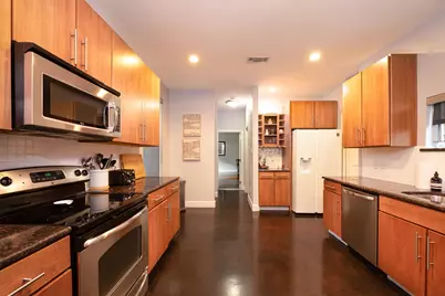 2302 E 9th Street, Austin, TX 78702 - Photo 7