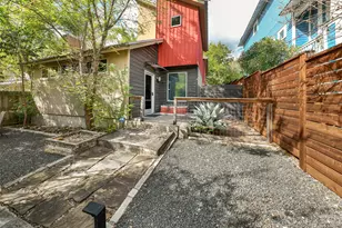 2302 E 9th St, Austin, TX 78702 - Photo 3