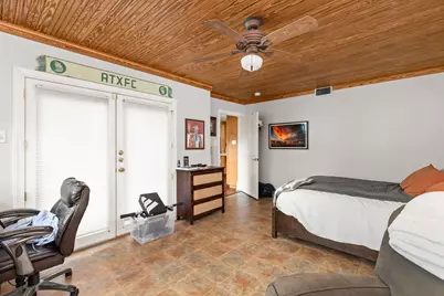 811 E 46th Street, Austin, TX 78751 - Photo 15