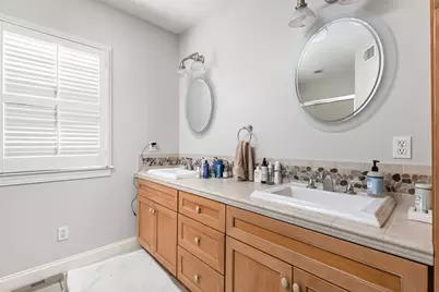 811 E 46th Street, Austin, TX 78751 - Photo 19