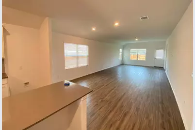 239 Barcelona, Kyle, TX 78640 - Photo 5