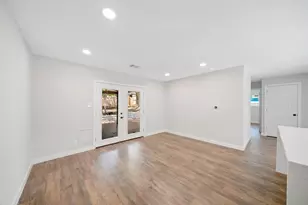 6810 Bryn Mawr Dr, Austin, TX 78723 - Photo 11