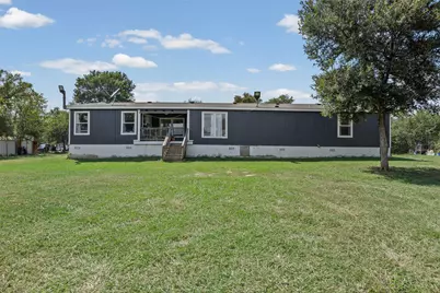 685 Thousand Oaks Drive, Cedar Creek, TX 78612 - Photo 5