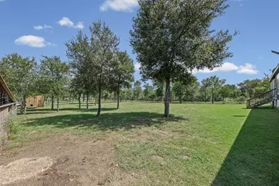685 Thousand Oaks Drive, Cedar Creek, TX 78612 - Photo 7