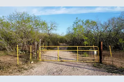 2209 Callihan Road, Luling, TX 78648 - Photo 7