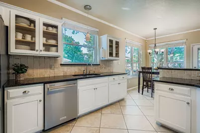 2600 Winding Brook Drive, Austin, TX 78748 - Photo 7