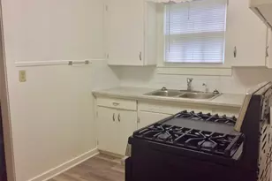 406 N Broadway St, Caldwell, TX 77836 - Photo 3