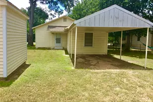 406 N Broadway St, Caldwell, TX 77836 - Photo 13