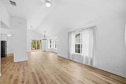 104 S Mockingbird Circle, Cedar Creek, TX 78612 - Photo 5