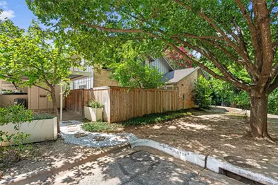 2008 Voltaire Drive, Austin, TX 78752 - Photo 9