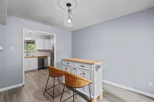 2008 Voltaire Dr, Austin, TX 78752 - Photo 3