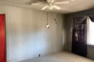 1109 Pecos St, Lockhart, TX 78644 - Photo 5