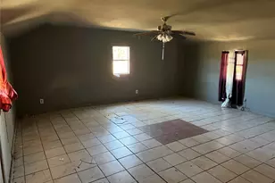 1109 Pecos St, Lockhart, TX 78644 - Photo 7