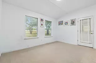 913 Tanglewood Dr, Leander, TX 78641 - Photo 11