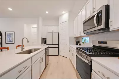 2037 Rosin Jaw Walk, Leander, TX 78641 - Photo 15