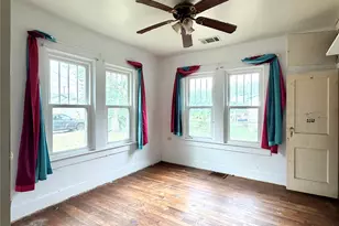 702 E 18th St, Cameron, TX 76520 - Photo 9