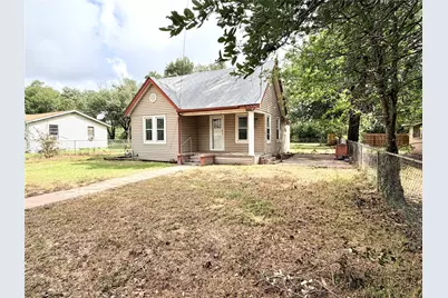 702 E 18th Street, Cameron, TX 76520 - Photo 13