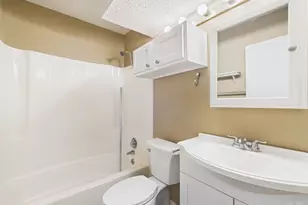 910 Duncan Ln, Austin, TX 78705 - Photo 23
