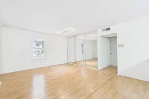 910 Duncan Ln, Austin, TX 78705 - Photo 15