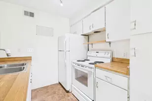 910 Duncan Ln, Austin, TX 78705 - Photo 21