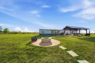 2493 Co Rd 464, Elgin, TX 78621 - Photo 31