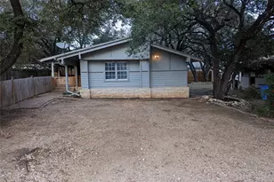 11608 Travis St, Jonestown, TX 78645 - Photo 13