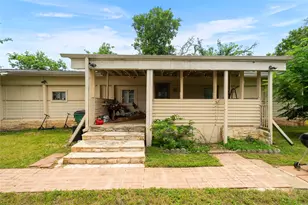 11608 Travis St, Jonestown, TX 78645 - Photo 7