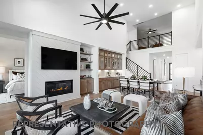 9305 Breeze Hill Drive, Austin, TX 78744 - Photo 9