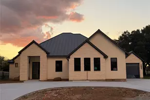 114 Meadowlakes Dr, Meadowlakes, TX 78654 - Photo 1