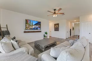 1915 T H Johnson Dr, Taylor, TX 76574 - Photo 5