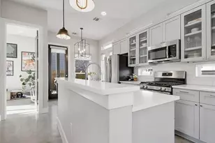 2709 E 3rd St, Austin, TX 78702 - Photo 5