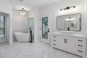 102 Laura Ln, Austin, TX 78746 - Photo 9