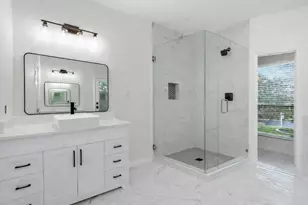 102 Laura Ln, Austin, TX 78746 - Photo 9