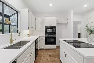 102 Laura Ln, Austin, TX 78746 - Photo 13