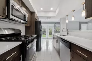 3910 Hillside Dr, Round Rock, TX 78681 - Photo 5