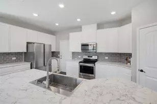 214 Saranac Dr, Elgin, TX 78621 - Photo 7