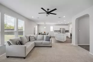 214 Saranac Dr, Elgin, TX 78621 - Photo 17