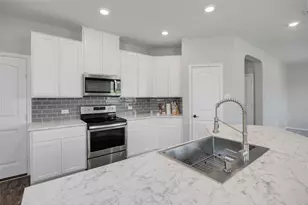 214 Saranac Dr, Elgin, TX 78621 - Photo 9