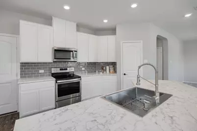 214 Saranac Drive, Elgin, TX 78621 - Photo 9